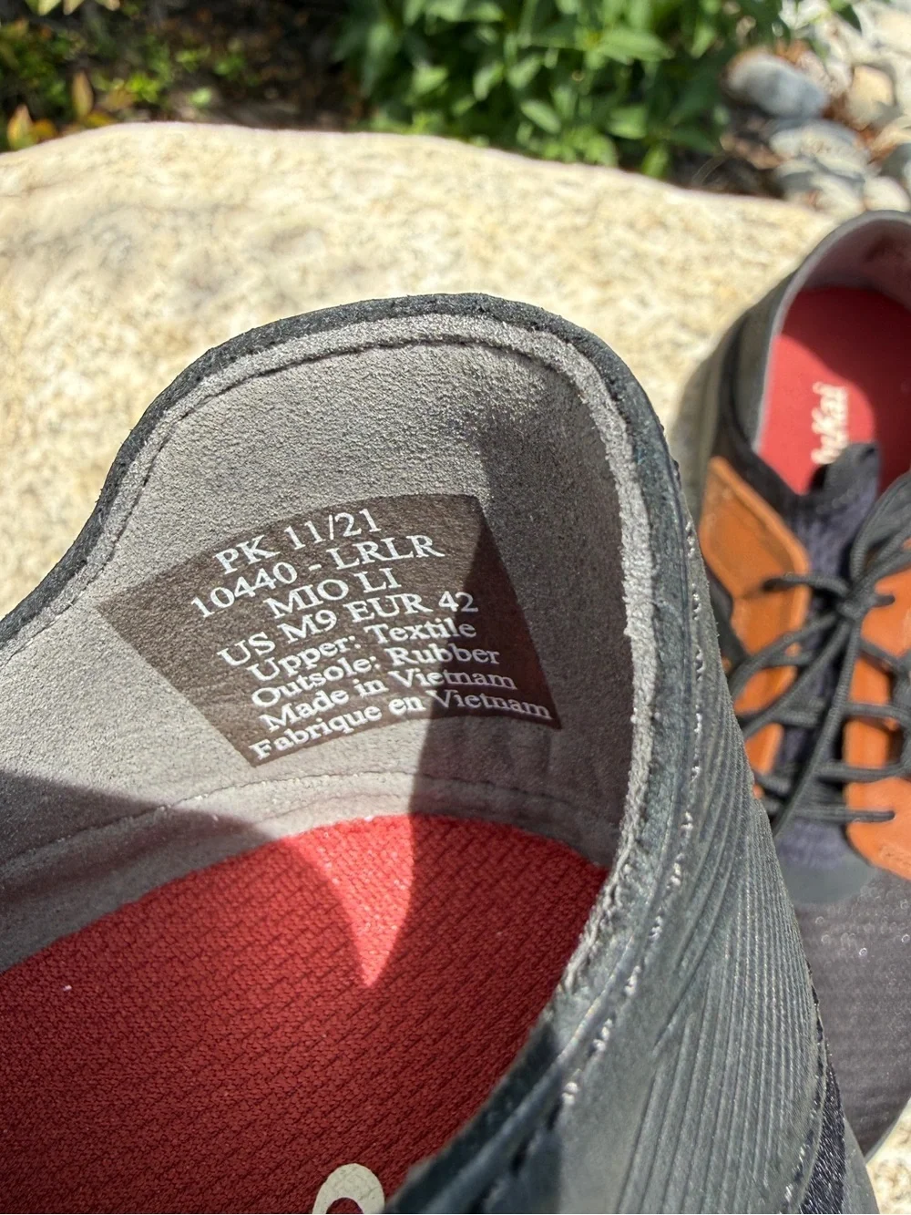 OluKai Nohea Moku Sneakers Mens Size 9 Black Brown Comfort Casual Travel Shoes